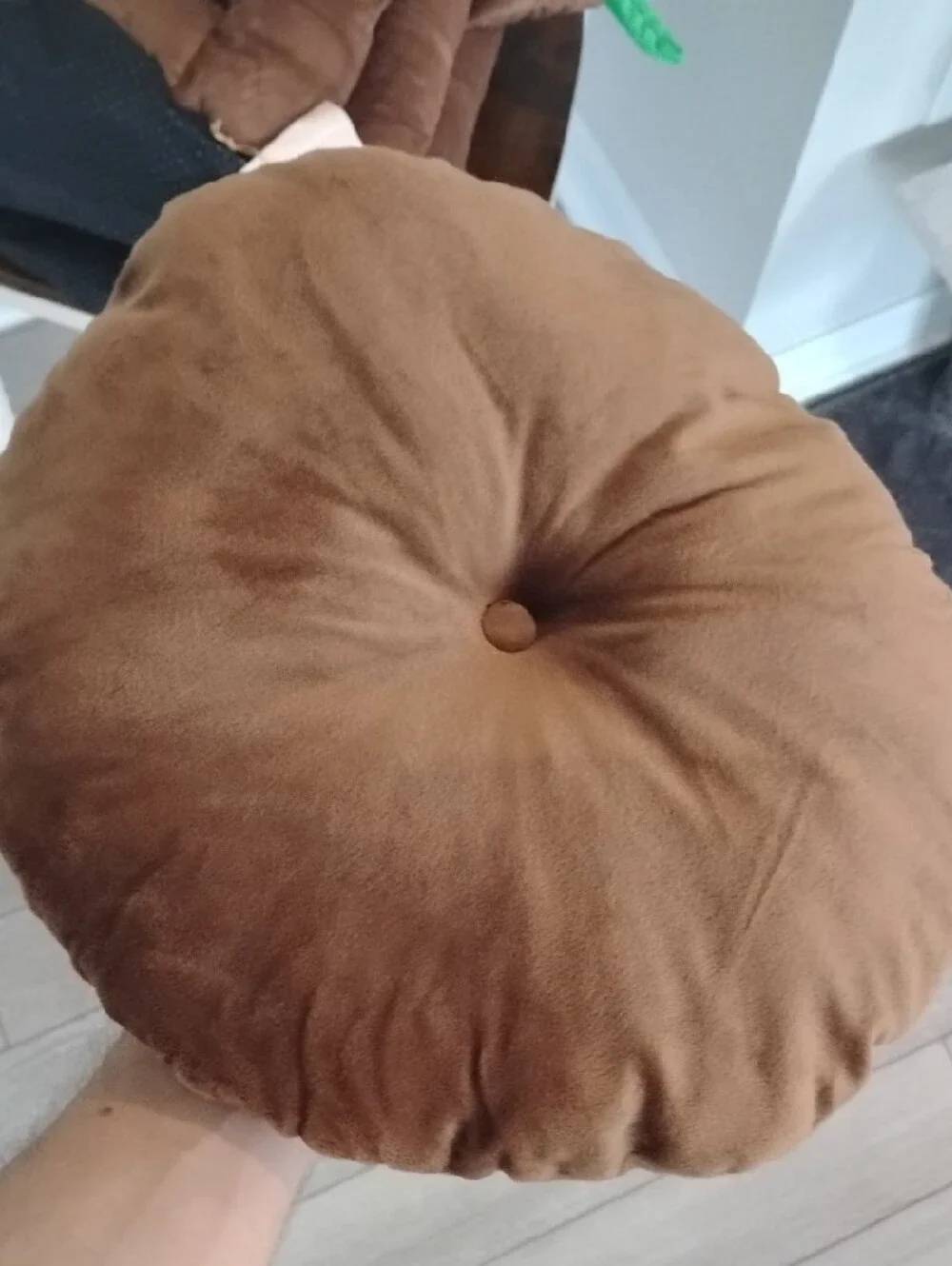 Plush Brown Tree Stump Cat Bed with Green Leaf Accents